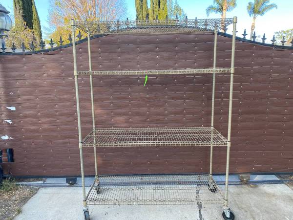 ESTANTE DE ALAMBRE METRO Estante de alambre rodante 72x24x81 ENTREGA GRATUITA - $199 (Calabasas, CA)63471426921731121
