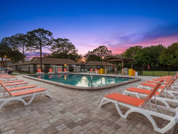 Great Location, Pantry, Private Front Patios 1