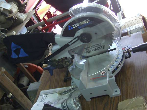 Delta 10" Compound Power miter saw 1