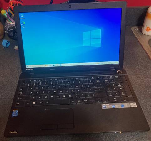 Toshiba Satellite C55-A 1
