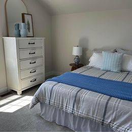 $550 / 1br - Habitación privada disponible en hogar limpio y tranquilo hoy (Medford)63690755738881121