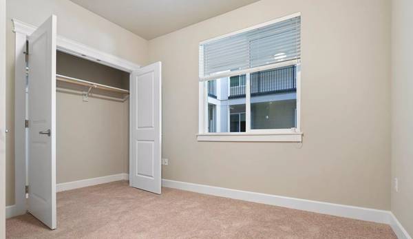 $2,075 / 2br - 1019ft2 - Ready to lease! 2 bed 2 bath home. Check us out! (Tumwater)63850755646211122