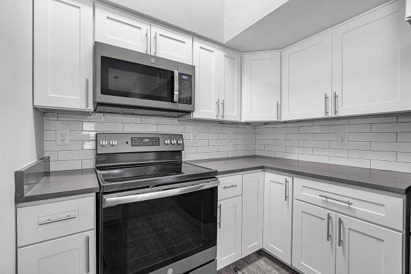 $2,595 / 3br - 1400ft2 - Stylish Home Near Parks & FAU – Fitness Center Access! 🏋️‍♀️ (9873 Lawrence Road, Boynton Beach, FL)64001849711233124
