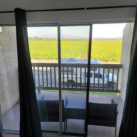 $1350.00 / 1br - Ventura “ROOM” with balcony for rent in a 3 bed/1.5 bath townhome/ Ava63800711748099124