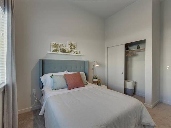 $1,925 / 2 habitaciones - 967 pies² - Oportunidad Única: 2 HAB/2 BA con encimeras de cuarzo y techos de 9 pies (Orchards)63820795895169121