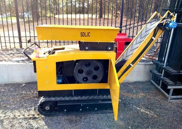 Rock Crusher tracked gas powered engine electric start 1