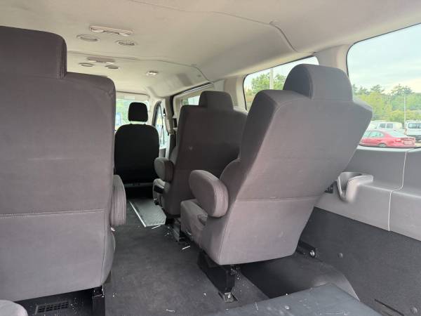 2023 Ford Transit 350 XLT - Photo 13