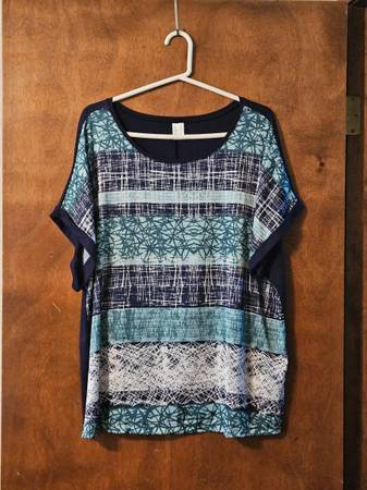 WOMANS TOP BY CREATION L 1