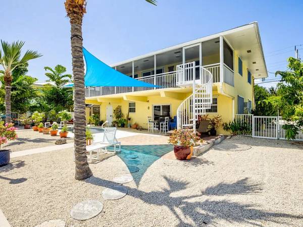 $218 / 2br - 1232ft2 - Enjoy blue-green water views (Duck Key)63923415524994122