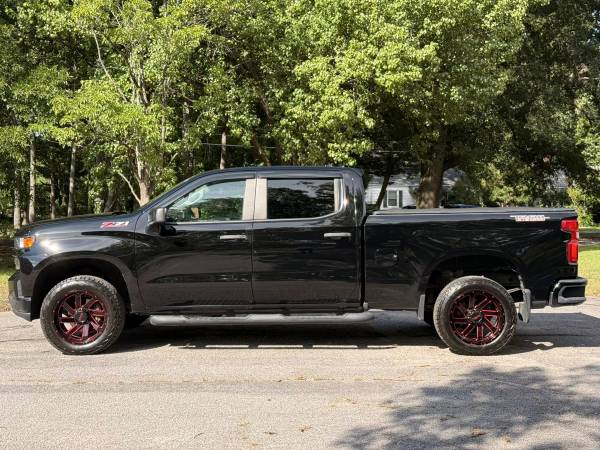 2019 Chevrolet Silverado 1500 Crew - Photo 2