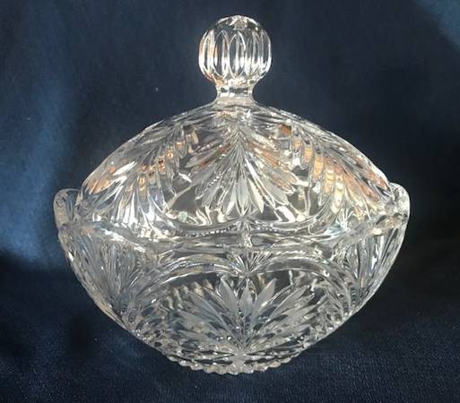 ** Beautiful Large Vintage Leaded Crystal Candy Dish With Lid ** 1