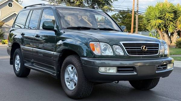 Selling 2000 Lexus LX 470 – One Owner - Luxury SUV 1