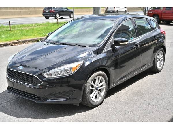 2017 FORD FOCUS SE - $13,990 (Charlotte)63613349603715122