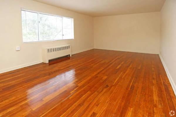 $1,155 / 1br - 650ft2 - Charming 1 bd/1 bth with great character! 650 sqft (Hyattsville - Hoff Theater)62946971812355121
