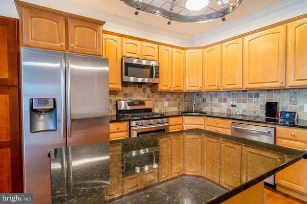 $4095.00 / 4br - 3200ft2 - Spacious home near heart of University City64024499250178124
