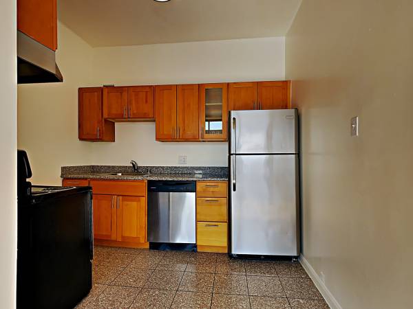 $2,195 Large in size Studio just a Short hop to Market Street! 1 MONTH FREE! (tenderloin)64030485101698120