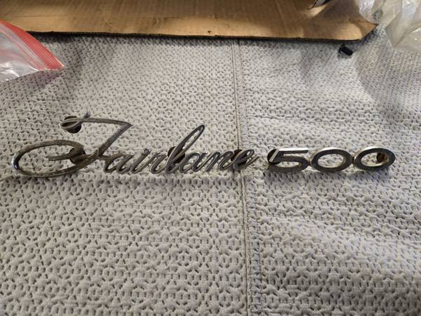 Ford Fairlane 500 emblem 1