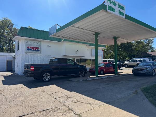 $2,400 / 2000ft2 - Frontage Retail Space on 15th Street (Tulsa)63982125483395120