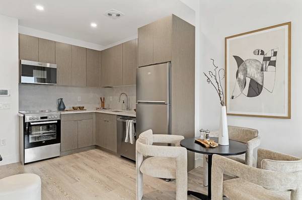 $2,450 / 1br - Welcome to The Vale – Brand New 1BR with Full Amenities! (Flatbush)63788856310147120