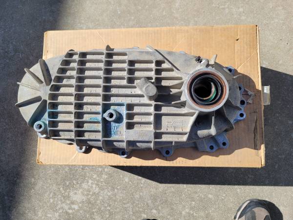 1986 Ford Transfer Case Cover - $225 (san leandro)63444089613441123