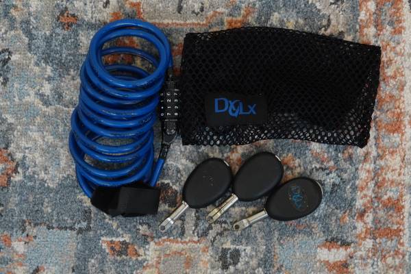 Paddleboard/surfboard lock 1