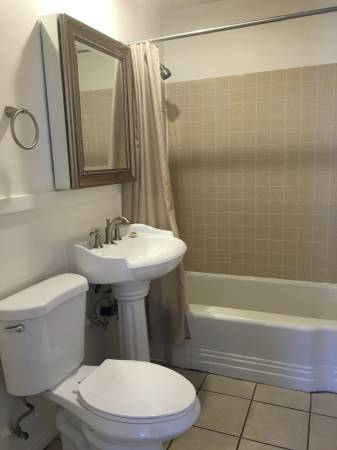 $1,350 / 1br - 520ft2 - Free Rent Move-In Special! One-Level 1BR/1BA West Seattle Apartment (West Seattle)63852482518915121