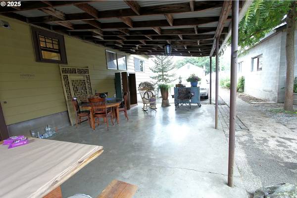 $525,000 / 3br - 2764ft2 - English Style Charm | Live/Work Zoning, Unfinished Basement, Detached (Washougal)63999453210882124