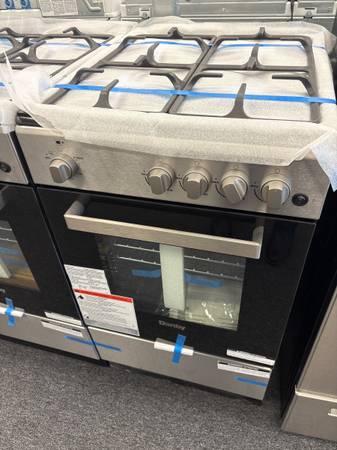 24”  NEW DANBY GAS STOVE 1