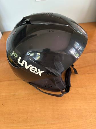 UVEX ski helmet and goggles(REDUCED) 1