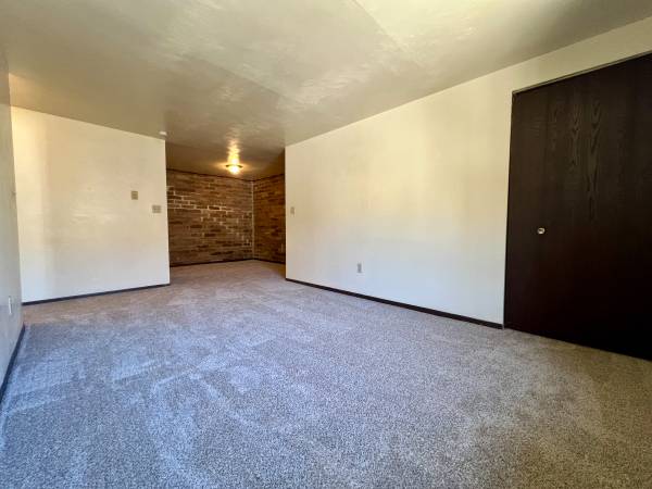 $795 / 1br - ¡Increíble apartamento de 1 habitación en segundo piso! ¡Excelente ubicación!! ¡LLAME HOY!! (Oakmont / Penn Hills / Milltown / New Kensington)64013369419265123
