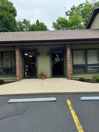 $1,276 / 1080ft2 - Office Space For Rent (Lake Villa)63898986475395122