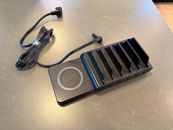 TechSmarter USB Charging Station 1