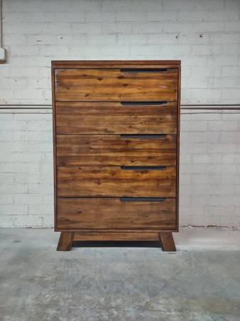 Delivery Is Available Like New Modern Solid Wood Chest With 5 Storage 1