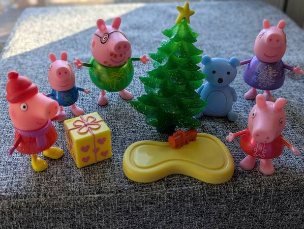 Peppa Pig and Family Christmas Tree 1