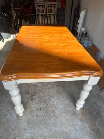 Solid wood kitchen table and 4 chairs 1
