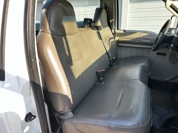 2010 Ford F250 Regular Cab - Photo 13
