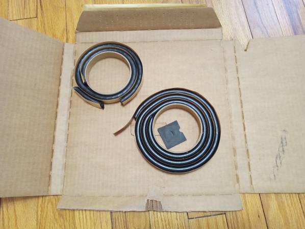 Free auto glass/windshield seal 1