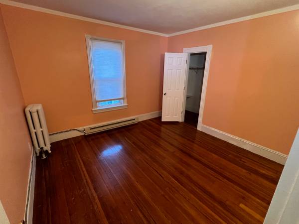 $1,550 / 2br - huge 2 bedroom apartment, third floor (Chicopee)64016884278658121