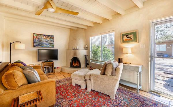 $2,300 / 2br - 972ft2 - Fully Furnished Rental Affordable 2BR Walkable Adobe-Style in Santa Fe63659815875715121