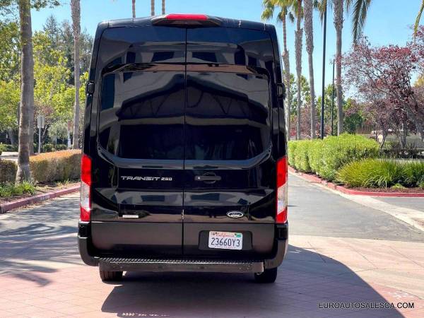 2023 Ford Transit 250 3dr - Photo 6