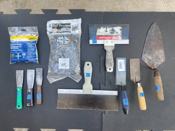 Tiling tools - float, trowels, tile spacers 1