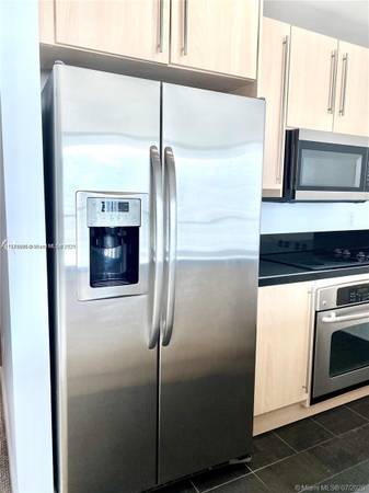 $4,400 / 2br - 1012ft2 - Stunning 2bd Condo in Axis on Brickell, Miami (Miami)64049275736322121