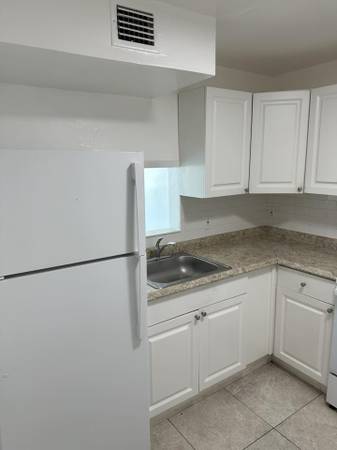 $1,850 / 2br - Two Bedroom with Balcony; NO FIRST OR LAST (Pompano Beach)63825138668547122
