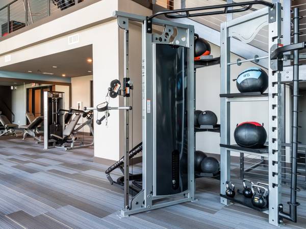 $1,605 / 1br - 812ft2 - Reinventing Elevated Living ~ 6 WEEKS FREE (CENTRAL FORT WORTH)63796350754817123