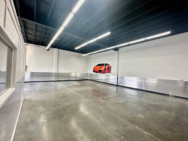 $1 / 1800ft2 - Awesome Warehouse Space Private and Secluded Very Upscale 1800-3600 Sf (santa clara)63868152769283121