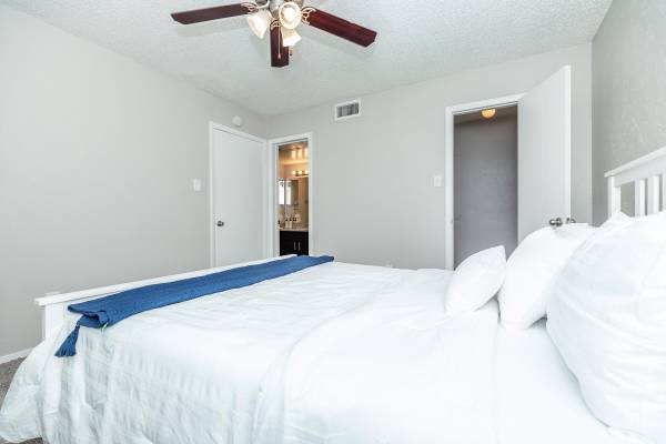$1,000 / 1br - 616ft2 - 1/bd, Package receiving, Stainless Steel Appliances (2501 Webb Chapel Ext, Dallas, TX)63867601592067120