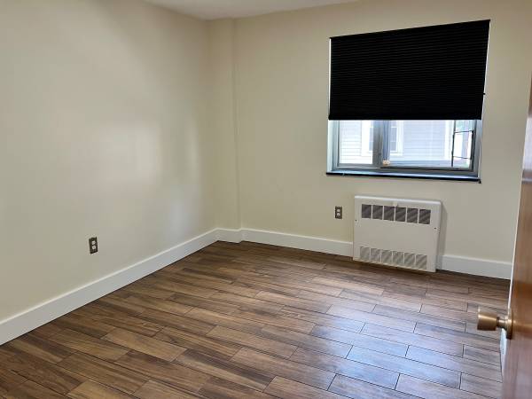 $2,195 / 1br - RENOVATED ONE BEDROOM APARTMENT, INCLUDES ALL, NO FEES, BALCONY 4th FL (BELMONT, WATERTOWN, CAMBRIDGE WALTHAM)63856446673283124