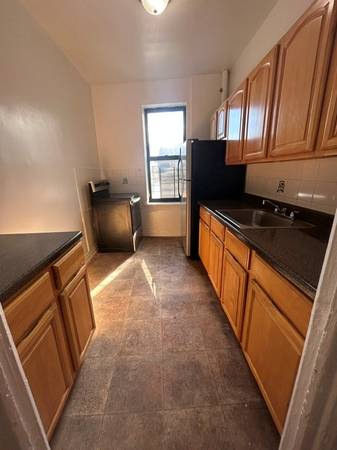 $1,660 / 1 dormitorio - 689 pies² - Brillante 1 dormitorio - LISTADO REAL*lavandería* $1660 ÚNICAMENTE (Brighton, calle 14)