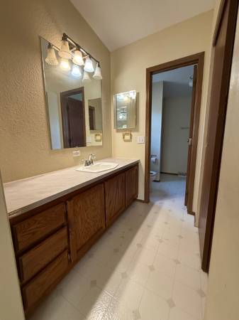 $1522.00 / 3br - 1344ft2 - Charming Corner-Lot Home on a Quiet Street63926728331906123