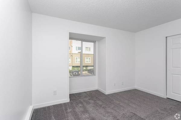 $1,995 / 2br - 950ft2 - Where every corner tells a story: Discover our 2 BR oasis. (Tukwila - Westfield Mall)63659711115905123